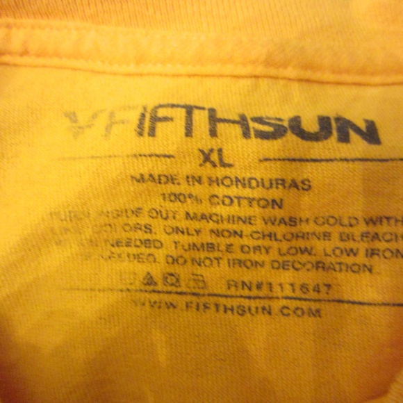 Young Men's T-shirt Lot of 4 Size XL Fun Graphic Short Sleeve Crew Neck - Picture 4 of 11